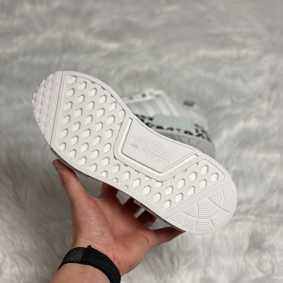 Adidas NMD R1 Womens Running Shoes White Black Leopard Print GZ1623 NEW Multi Sz - Picture 4 of 4